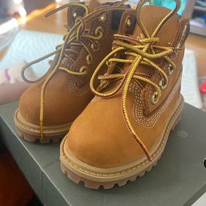 Timberland size 4 toddler boots